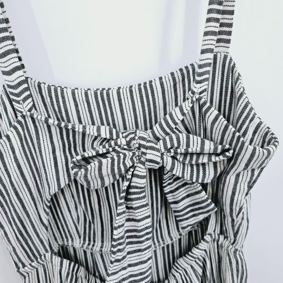 Amuse Society Jumpsuit S Lookout White Grey Stripe Open Tie Back Strappy Cropped - Picture 10 of 15